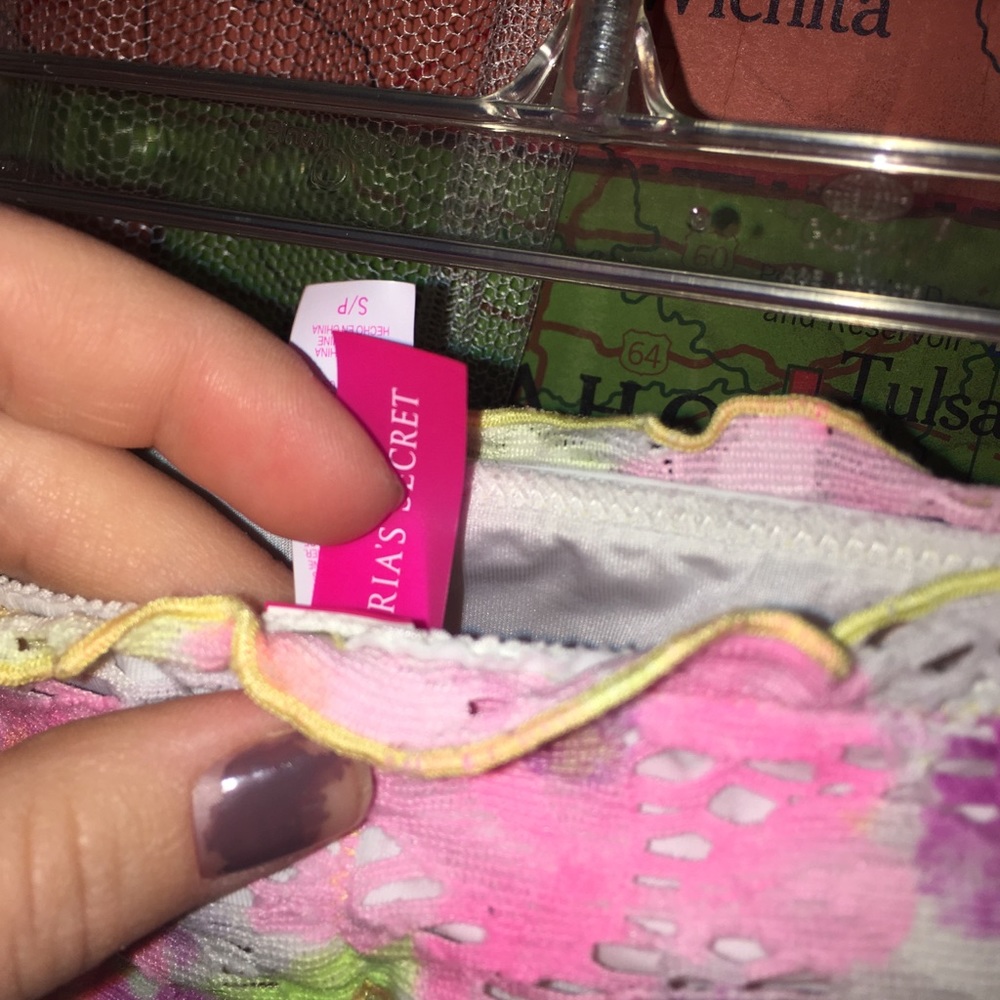 Adorable 2-Piece Victoria’s Secret Bathing Suit - Picture 6 of 7